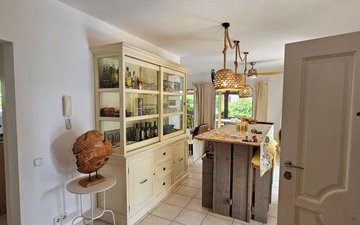 Property slide 77
