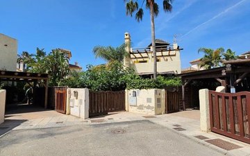 Property slide 92