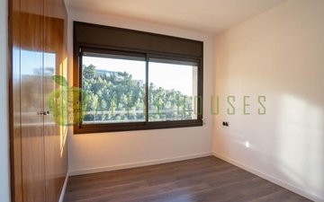 Property slide 22