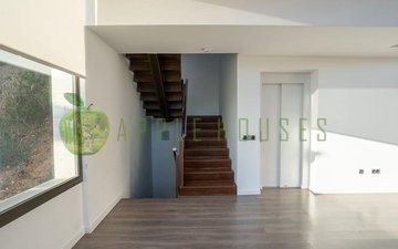 Property slide 23