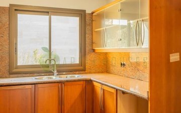 Property slide 10