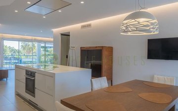 Property slide 10