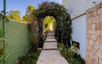 Property slide 48