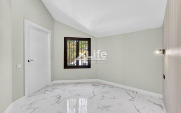 Property slide 10