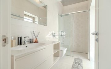 Property slide 21