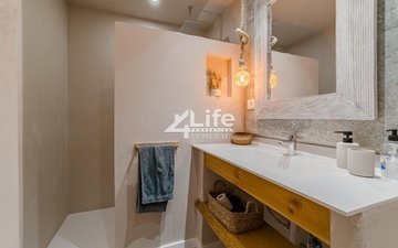 Property slide 14