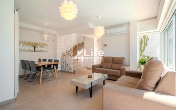 Property slide 10