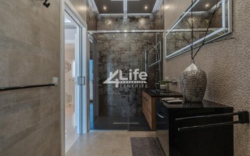 Property slide 31