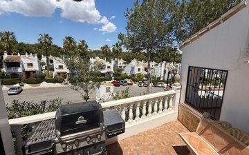 Property slide 32