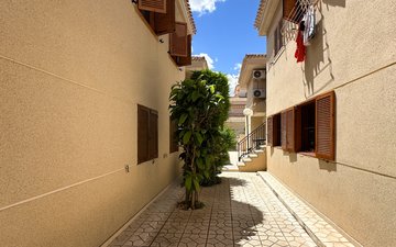 Property slide 32