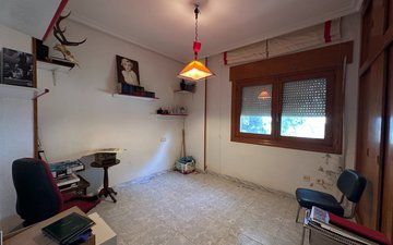 Property slide 32