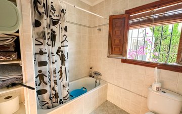 Property slide 32