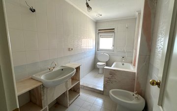 Property slide 32