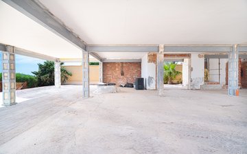 Property slide 14