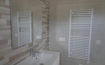 Property slide 32