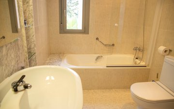 Property slide 32