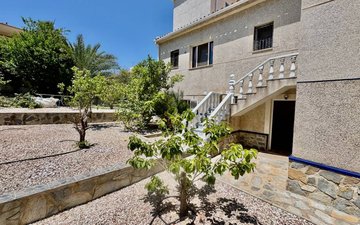 Property slide 32