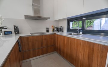 Property slide 10
