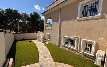 Property slide 32