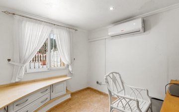 Property slide 50