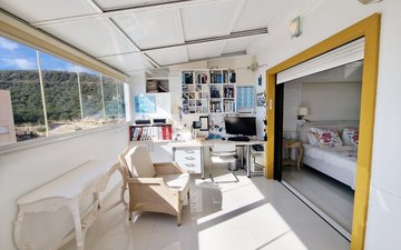 Property slide 20