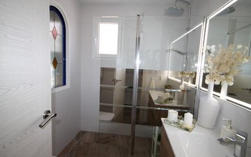 Property slide 18