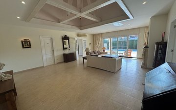 Property slide 10
