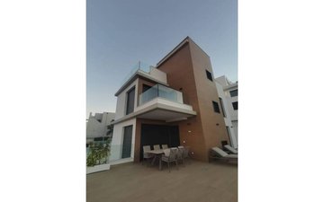 Property slide 10