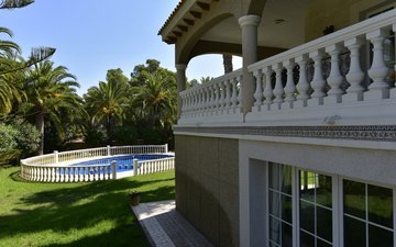 Property slide 4