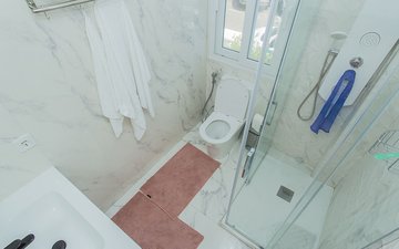 Property slide 32