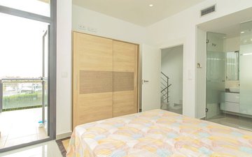 Property slide 32