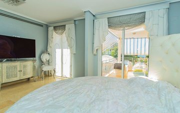 Property slide 23