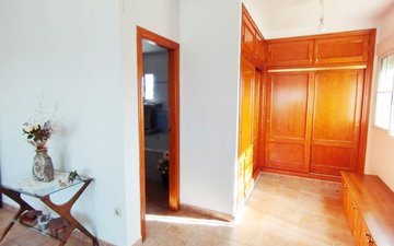 Property slide 32