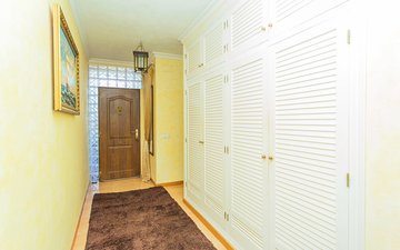 Property slide 32