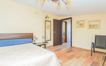 Property slide 48