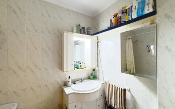 Property slide 16