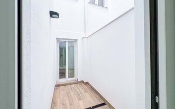 Property slide 18