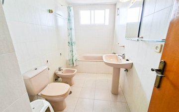 Property slide 32