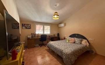 Property slide 16