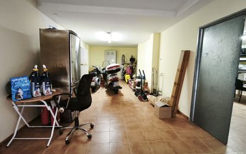 Property slide 32