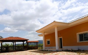 Property slide 32