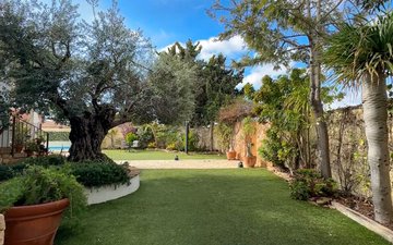 Property slide 10