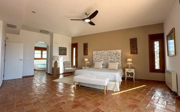 Property slide 25