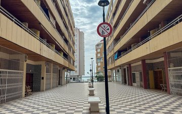 Property slide 32