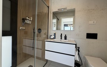 Property slide 32