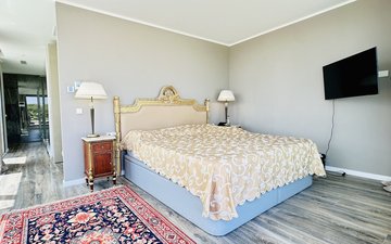 Property slide 44