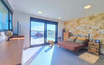 Property slide 32