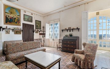 Property slide 18