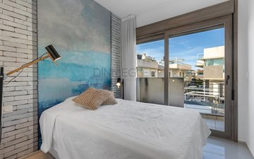 Property slide 32