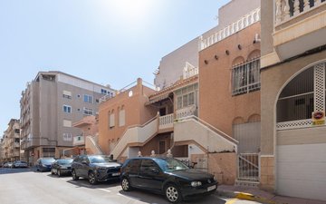 Property slide 32